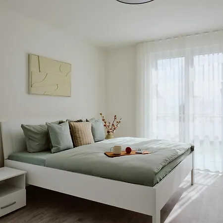 Apartment C5 Zwei Schlafzimmer, Zwei Bäder&südbalkon Mit Blick Ins Grüne Im Pine Hill