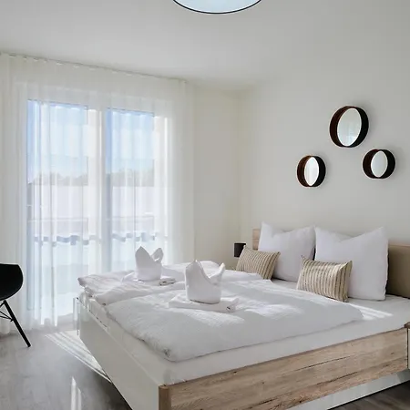 C5 Zwei Schlafzimmer, Zwei Bäder&südbalkon Mit Blick Ins Grüne Im Pine Hill Apartment Zirchow