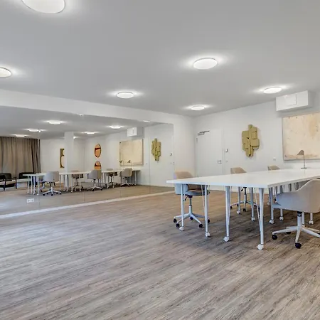 C5 Zwei Schlafzimmer, Zwei Bäder&südbalkon Mit Blick Ins Grüne Im Pine Hill * Zirchow