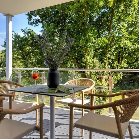 C5 Zwei Schlafzimmer, Zwei Bäder&südbalkon Mit Blick Ins Grüne Im Pine Hill * Zirchow